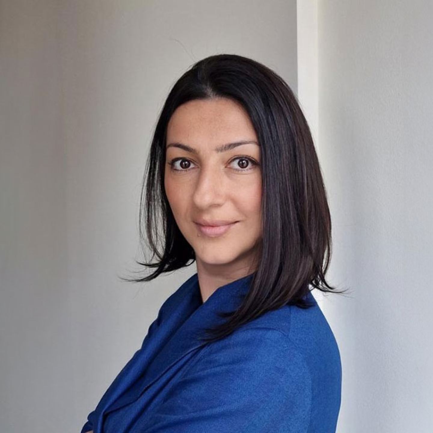 A photo shows Mirjana Ćevriz, Business analyst at EOS Serbia and member of the K+ Experts team.